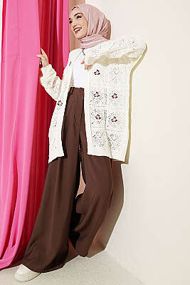 Çiçek Nakışlı Örgü Triko Hırka Ekru - Hırka