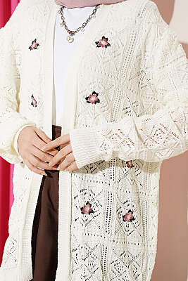 Çiçek Nakışlı Örgü Triko Hırka Ekru - Hırka