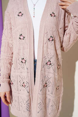 Çiçek Nakışlı Örgü Triko Hırka Pudra - Hırka