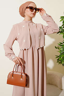 Çiçek Nakışlı Pelerinli Elbise Bej - Elbise