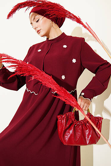 Çiçek Nakışlı Pelerinli Elbise Bordo - Elbise