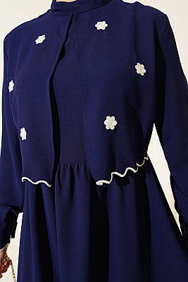 Çiçek Nakışlı Pelerinli Elbise Lacivert - Elbise