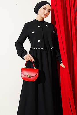 Çiçek Nakışlı Pelerinli Elbise Siyah - ASMİN