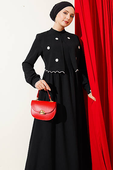 Çiçek Nakışlı Pelerinli Elbise Siyah - Elbise