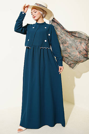 Çiçek Nakışlı Pelerinli Elbise Zümrüt - Elbise