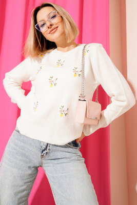 Çiçek Nakışlı Triko Kazak Ekru - Kadın Giyim Modelleri