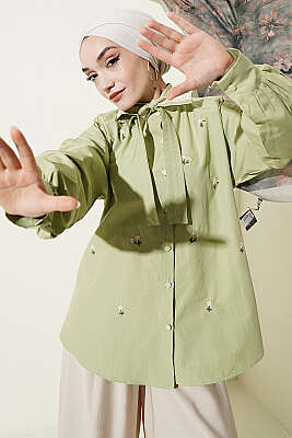 Çiçek Nakışlı Yakası Bağlamalı Gömlek Çağla Yeşili - TABLO FASHİON