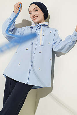 Çiçek Nakışlı Yakası Bağlamalı Gömlek Mavi 