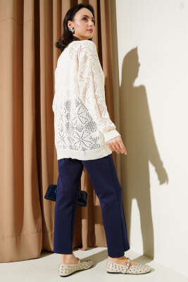 Çiçek Örgülü Düğmeli Triko Hırka Ekru - Triko Hırka