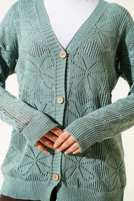 Çiçek Örgülü Düğmeli Triko Hırka Mint - Hırka