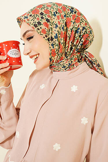 Çiçek Süslemeli Eşarp Bej - Başörtüsü