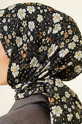 Çiçek Süslemeli Eşarp Siyah Ekru - Başörtüsü