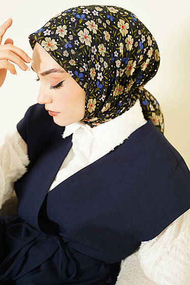 Çiçek Süslemeli Eşarp Siyah Yeşil - Başörtüsü