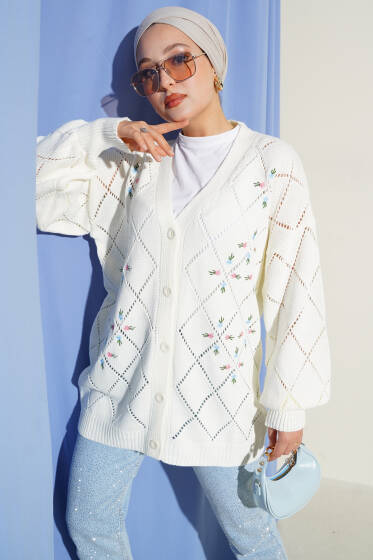 Çiçekli Baklava Desenli Triko Hırka Ekru - Hırka