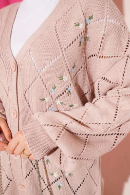 Çiçekli Baklava Desenli Triko Hırka Pudra - Hırka