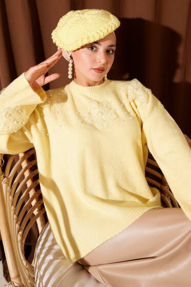 Çiçekli İnci İşlemeli Triko Kazak Sarı - Triko Kazak