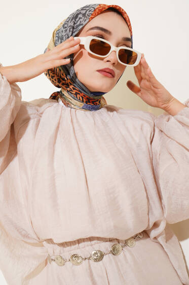 Çiçekli Karışık Desenli Eşarp Saks - Başörtüsü