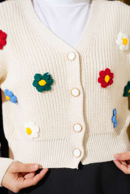 Çiçekli Kısa Triko Hırka Bej - Triko Hırka