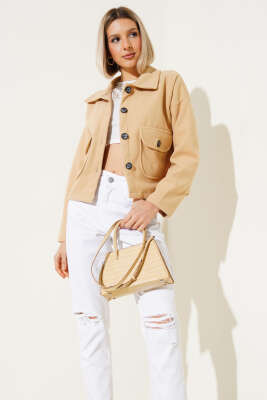 Çift Cepli Düğmeli Kısa Ceket Bej - Kadın Giyim Modelleri