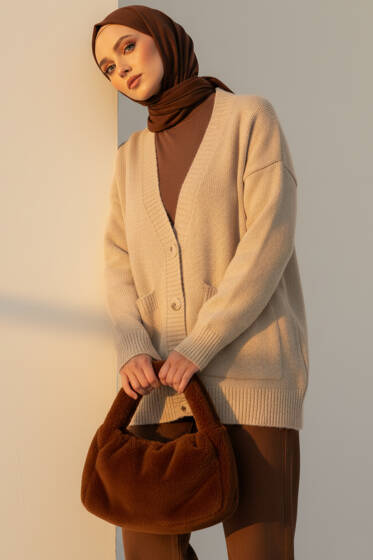 Çift Cepli Düğmeli Triko Hırka Bej - Hırka