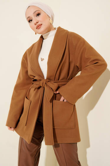 Çift Cepli Kruvaze Kuşaklı Kısa Kaban Camel - Kaban