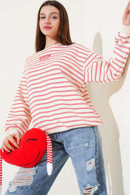 Çift Çizgili Nakışlı Sweatshirt Kırmızı - Kadın Giyim Modelleri