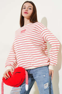 Çift Çizgili Nakışlı Sweatshirt Kırmızı - Kadın Giyim Modelleri