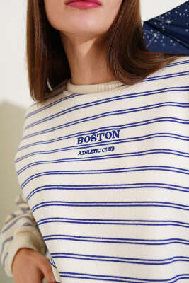 Çift Çizgili Nakışlı Sweatshirt Lacivert - Kadın Giyim Modelleri