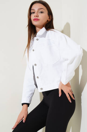 Çift Göğüs Cepli Kısa Kot Ceket Beyaz - Yeni Giyim