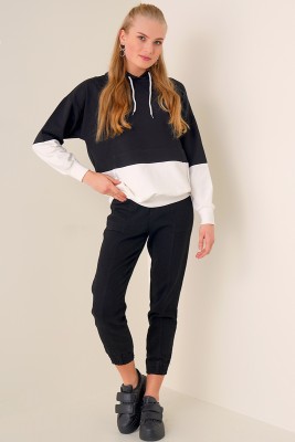 Çift Renkli Kapüşonlu Siyah Sweatshirt - Kadın Giyim Modelleri