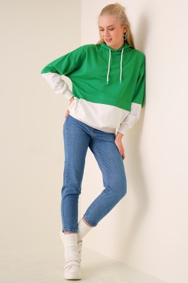 Çift Renkli Kapüşonlu Yeşil Sweatshirt - Kadın Giyim Modelleri