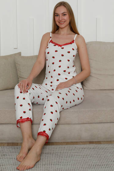 Çilek Baskılı Askılı Pijama Takımı Beyaz - Pijama