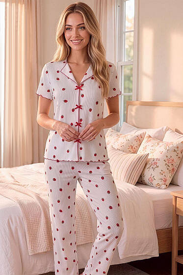 Çilek Desen Kruvaze Yaka Pijama Takımı Beyaz - Pijama