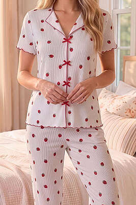 Çilek Desen Kruvaze Yaka Pijama Takımı Beyaz - Pijama