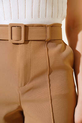 Çımalı Kemerli Şort Bisküvi - Kadın Giyim Modelleri