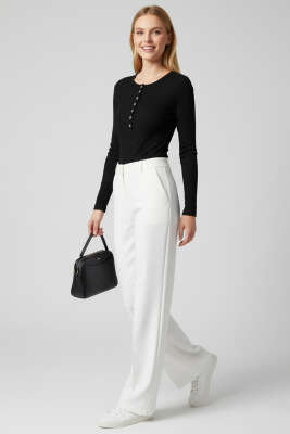 Çıtçıt Detaylı Bluz Siyah - Yılın Fırsatı