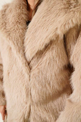 Çıtçıt Düğmeli Kürk Mont Latte - Kadın Giyim Modelleri