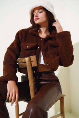 Çıtçıtlı Cepli Kısa Buklet Ceket Kahve - Kadın Giyim Modelleri