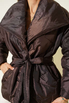 Çıtçıtlı Kuşaklı Kısa Şişme Mont Kahve - Kadın Giyim Modelleri