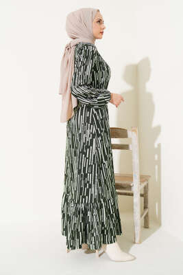 Çizgi Desen Volanlı Kuşaklı Elbise Yeşil - Tesettür Elbise