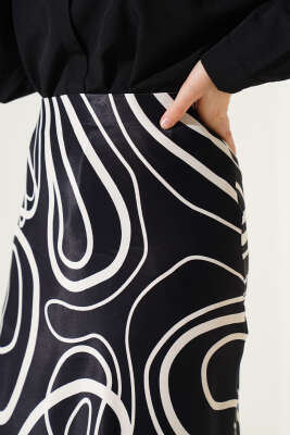 Çizgi Desenli Saten Etek Siyah - Uzun Etek