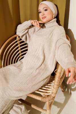 Çizgi Detaylı Boğazlı Oversize Triko İkili Takım Bej 