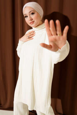 Çizgi Detaylı Boğazlı Oversize Triko İkili Takım Ekru - İkili Takım