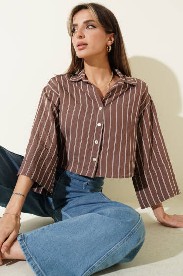 Çizgi Detaylı Kısa Gömlek Kahve - Yılın Fırsatı