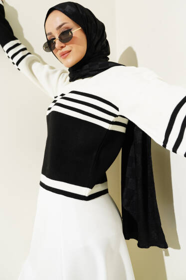 Çizgi Detaylı Kısa Triko Kazak Siyah - Triko Kazak