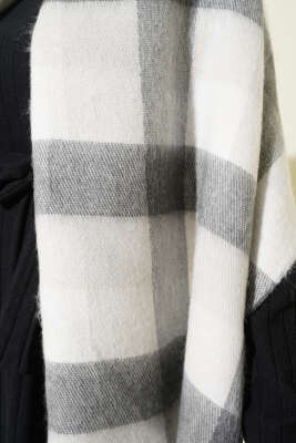 Çizgi Detaylı Omuz Şalı Taş - Omuz Şalı