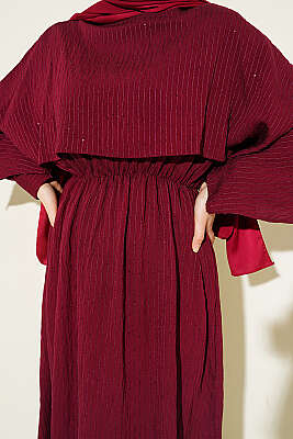 Çizgi Dikişli Bel Lastikli Pelerinli Elbise Bordo - Elbise