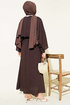 Çizgi Dikişli Bel Lastikli Pelerinli Elbise Kahve - Elbise