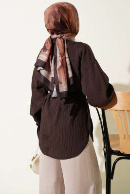 Çizgi Dikişli Pul Detaylı Gömlek Kahve - Gömlek