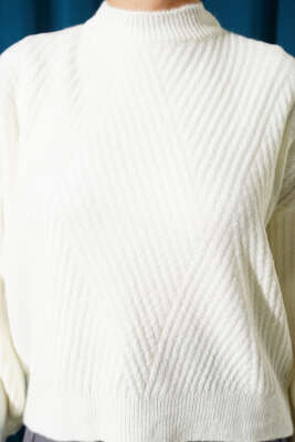Çizgi Kabartmalı Triko Kazak Ekru - Triko Kazak